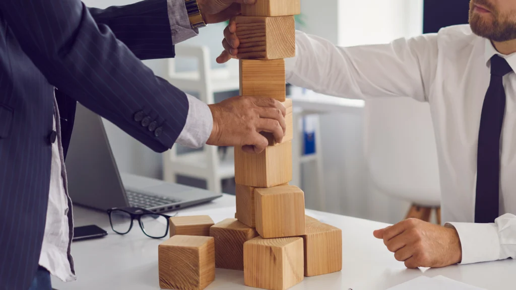 Personas-trabajando-en-equipo